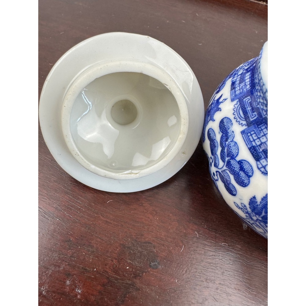 Vintage Blue Willow Transferware Teapot and Sugar Bowl Set Blue White China Flaw - Picture 16 of 16